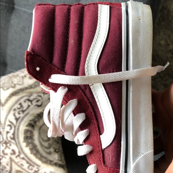 Burgundy vans practically NEW!! - Picture 2 of 4